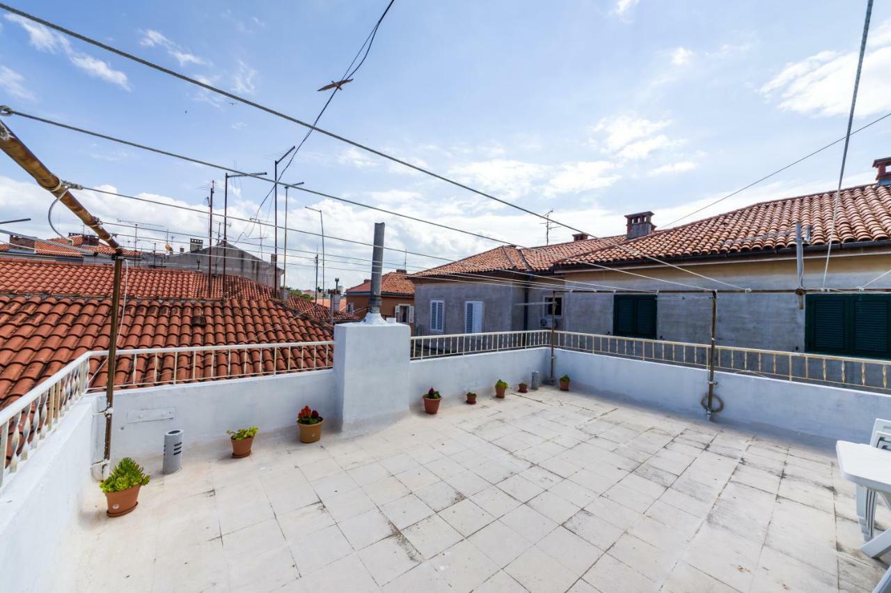 Apartman Lara Zara Esterno foto