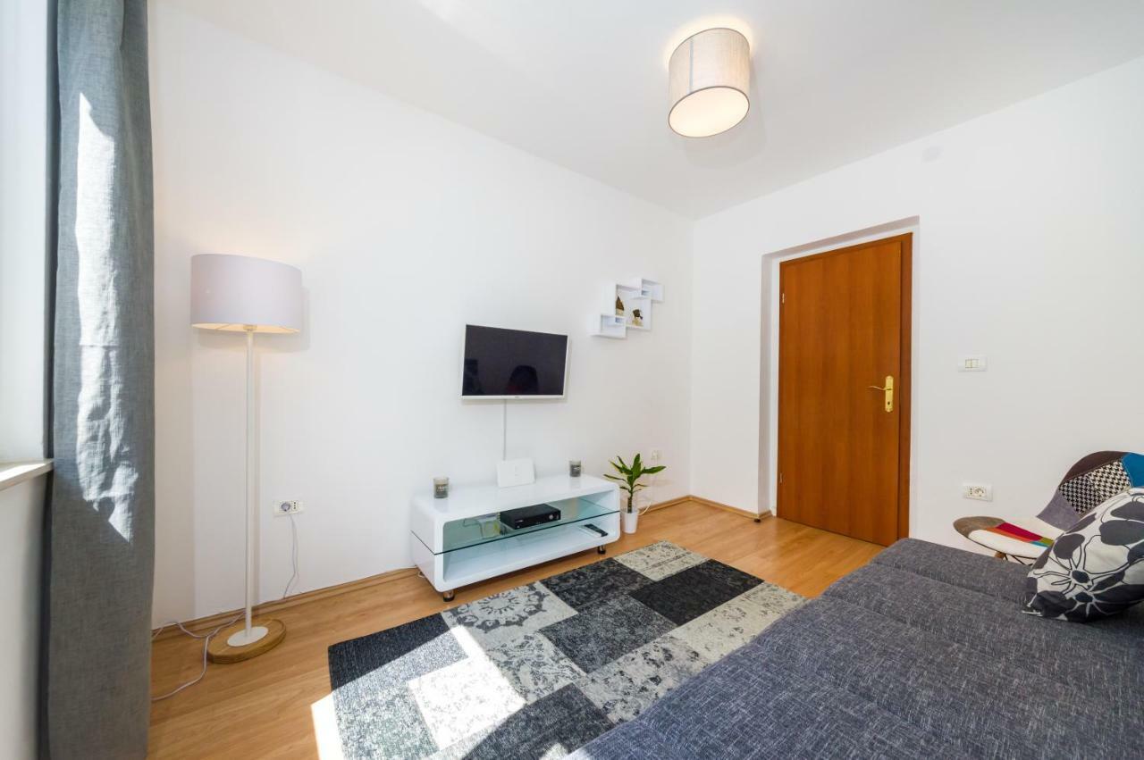 Apartman Lara Zara Esterno foto