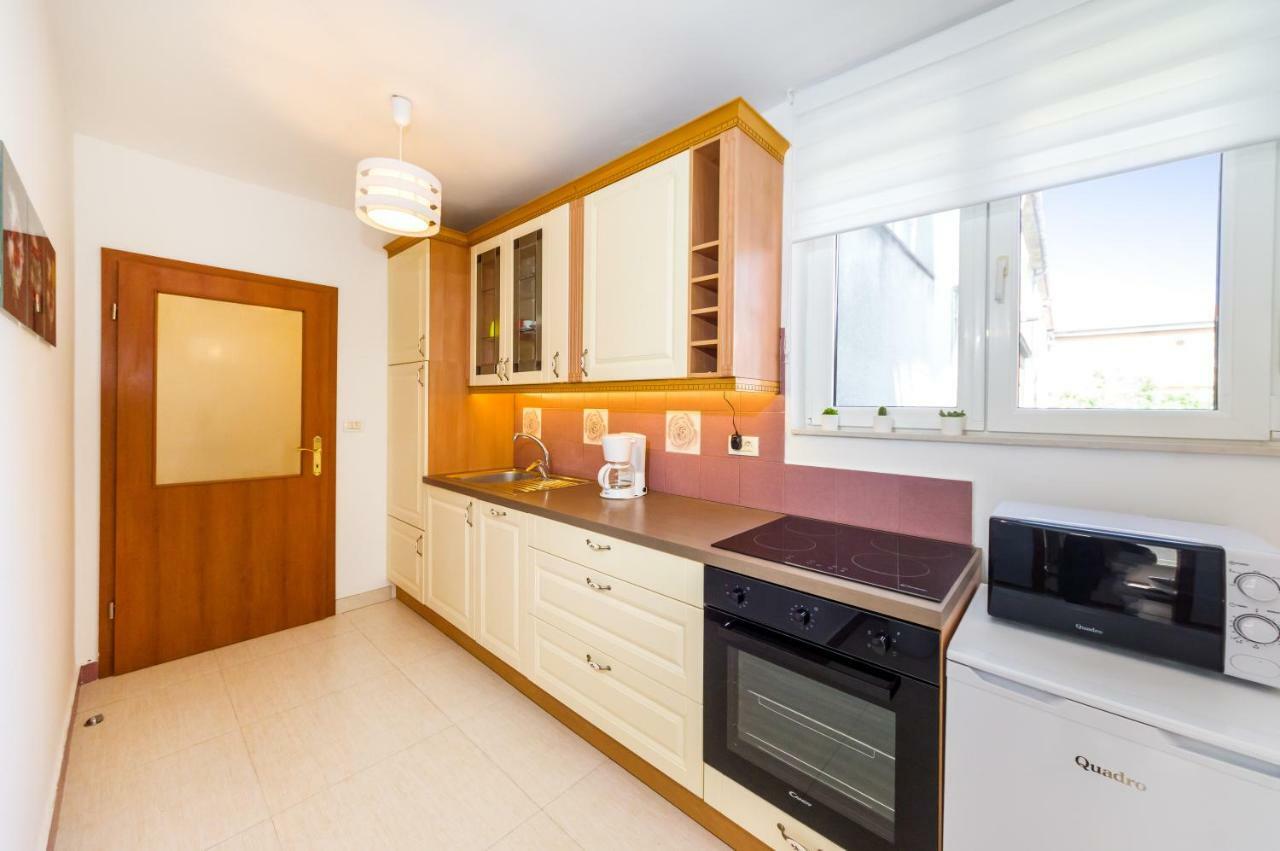 Apartman Lara Zara Esterno foto