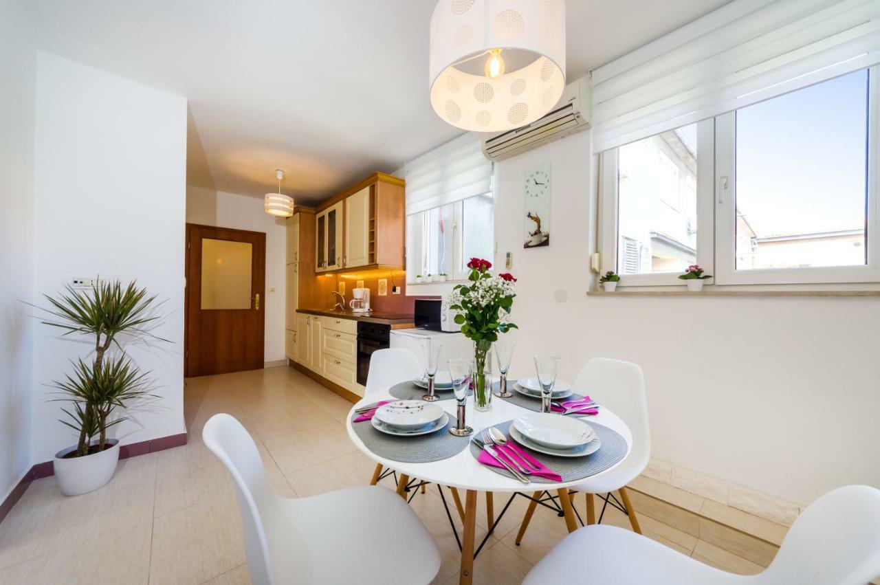 Apartman Lara Zara Esterno foto