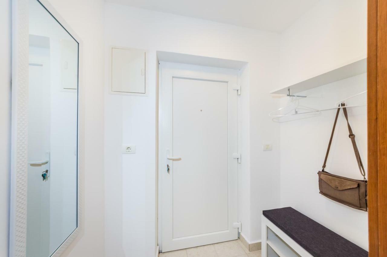 Apartman Lara Zara Esterno foto