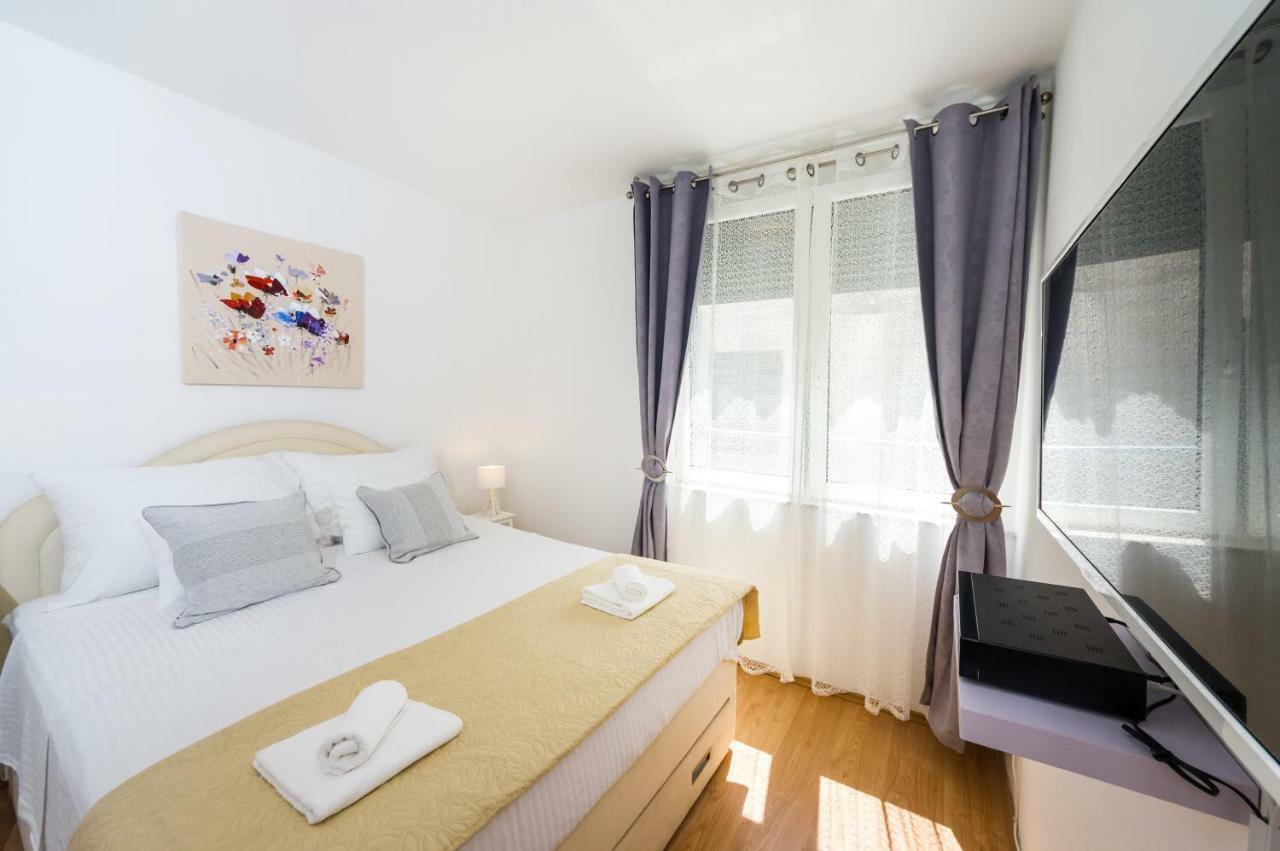 Apartman Lara Zara Esterno foto