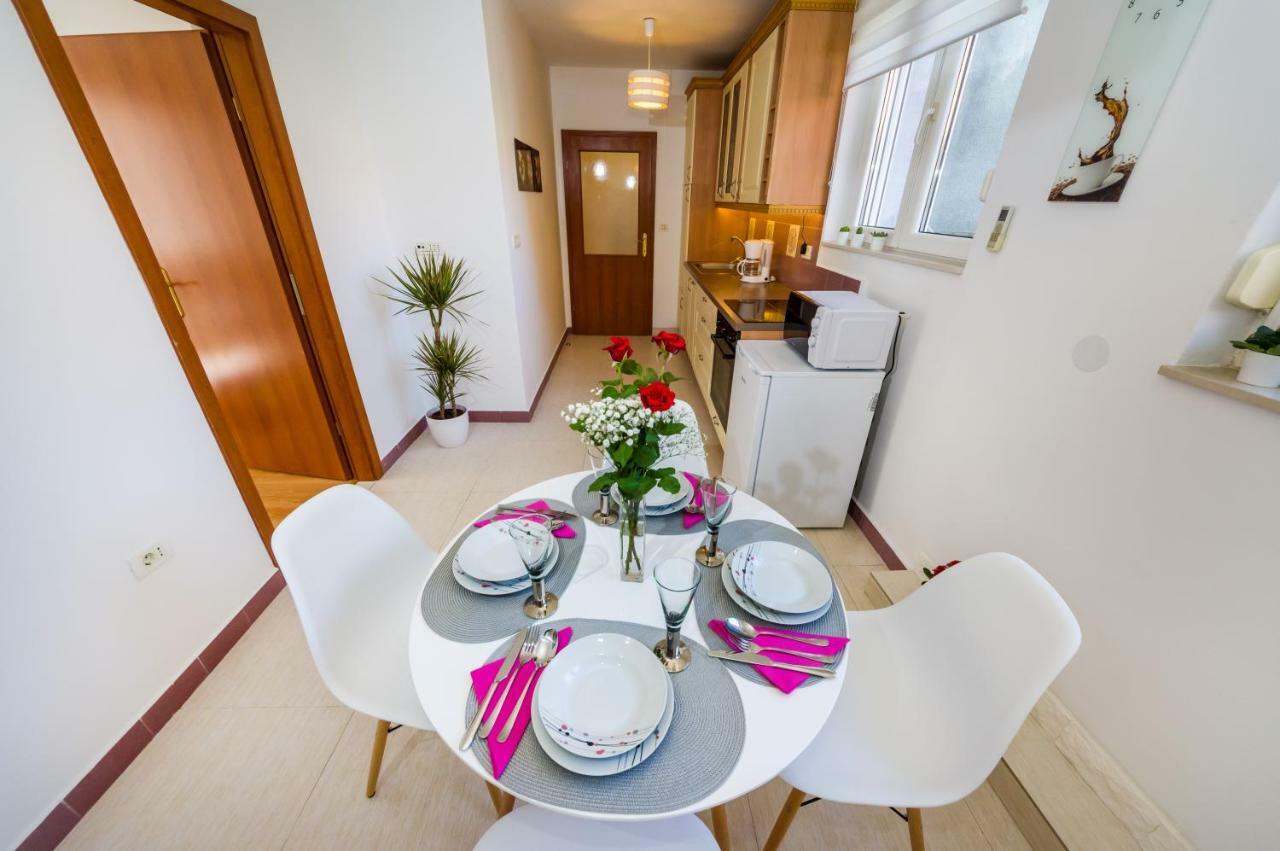 Apartman Lara Zara Esterno foto