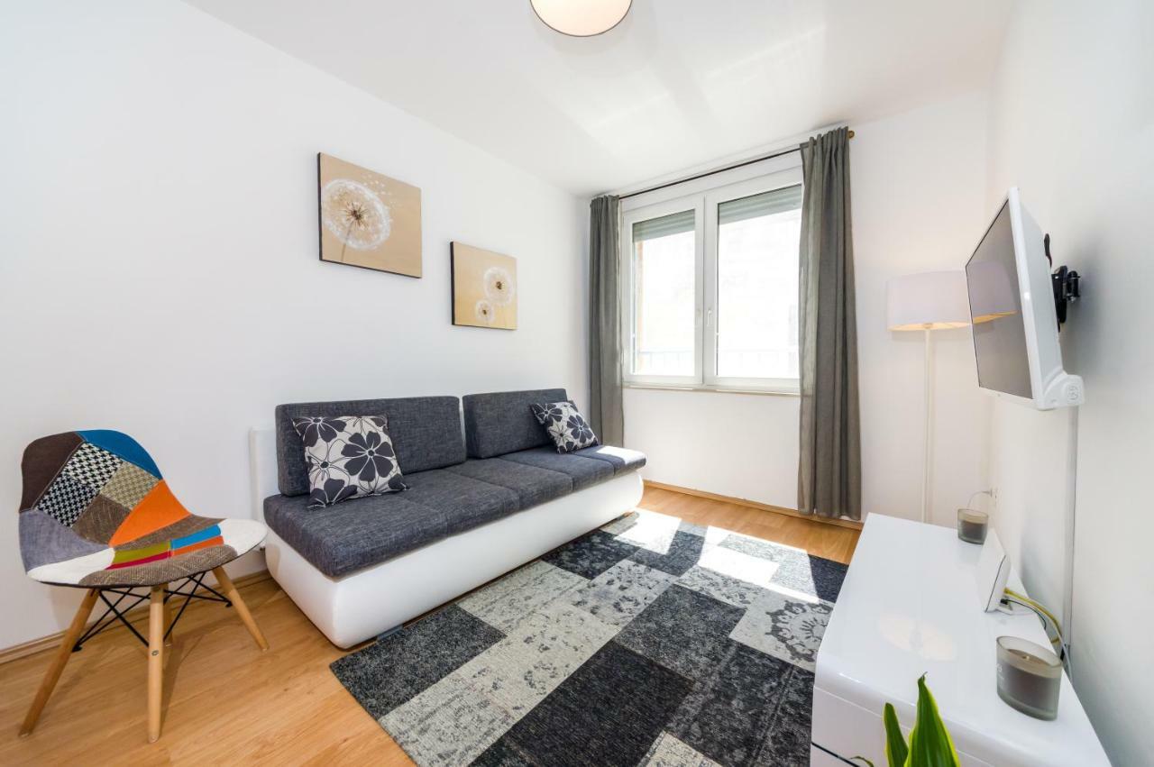 Apartman Lara Zara Esterno foto